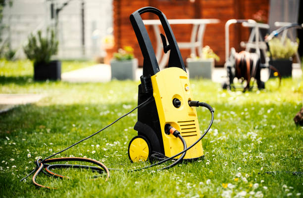 Best Animal Enclosure Cleaning  in Melbourne, FL